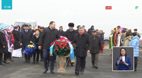 Жетісулықтар Алғыс айту күнін «Қазақ халқына мың алғыс» ескерткіші маңында атап өтті