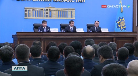 Қазақ тілінде қапысыз сөйлейтін атқамінерлер