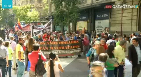 Чилиде шерушілер жол ақысын азайтуды талап етті