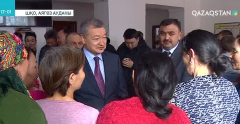 Даниал Ахметов табиғи апаттан зардап шеккен тұрғындармен кездесті