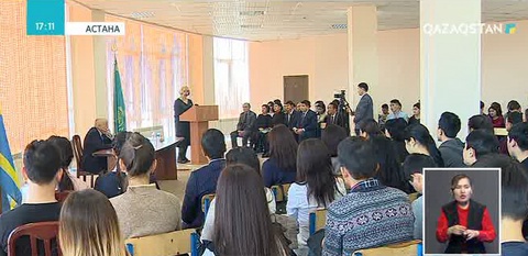 Мәжіліс депутаты Екатерина Никитинская жастармен кездесті