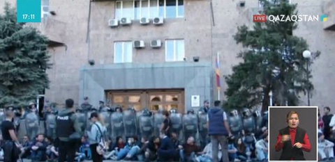 Арменияның Гюмри қаласында да оппозиция шеруі басталды