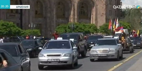 Арменияда шерулер жалғасып жатыр