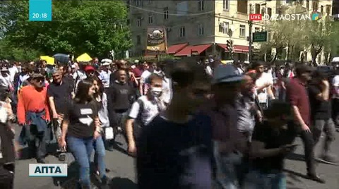 Арменияның өзге де қалаларында шерулер жалғасуда