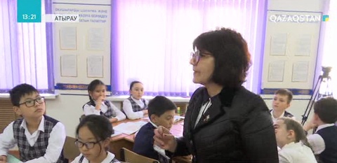 Қазақ тілін дәріптеп жүрген орыс қызы