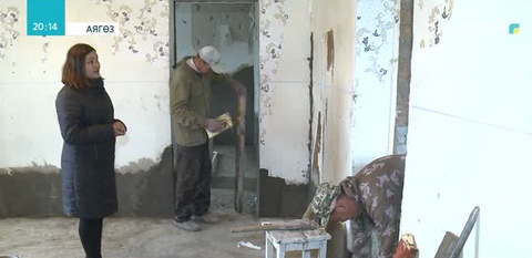 Аягөзде су тасқынынан зардап шеккен үйлер жөнделіп жатыр