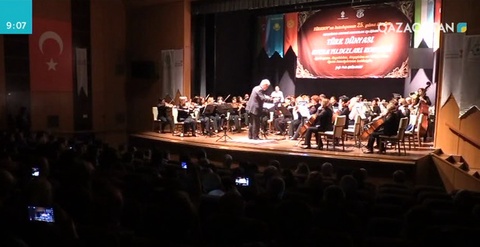 Қарағандылық өнерпаздар Түркия елінде өнер көрсетті