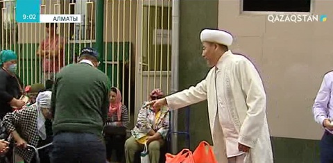 Алматыдағы «Ақсай» мешітінің ұжымы көпбалалы жандарға арналған қайырымдылық шарасын өткізді