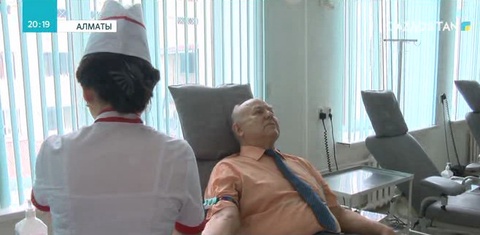 Алматылық Александр Скаковский бүгін 1098-ші рет қан тапсырған