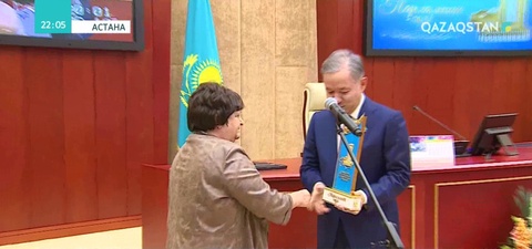 Мәжіліс төрағасы журналистерге «Парламент сөзі» сыйлығын тапсырды