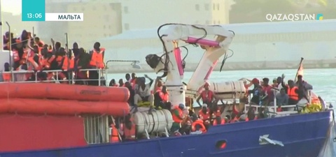 234 мигрант мінген кеме тоқтады