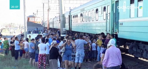 Жамбыл облысында жүк пойызының вагондары жолдан тайды