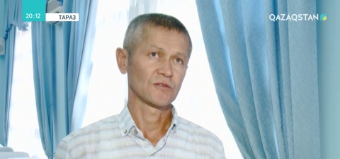Таразда намаз оқып тұрған жасөспірімнің жайнамазын тепкен жаттықтырушы жұмысынан кетті