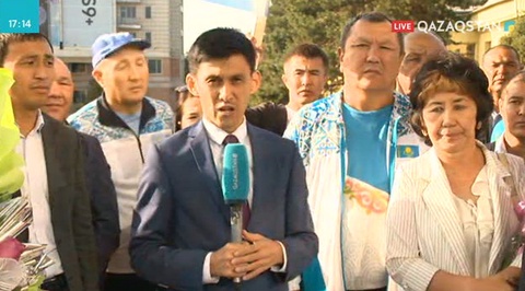 Жанкүйерлер Азия ойындарының жеңімпаздарын қарсы алды