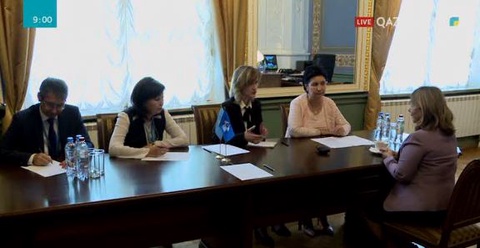 Гүлшара Әбдіқалықова Әйелдер жиырмалығының  негізін қалаушы әрі президенті Гюльден Тюрктанмен кездесті