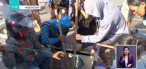Индонезияның Палу қаласында жанармай станциялары тоналып жатыр