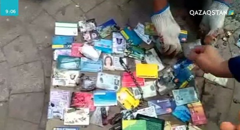 Филиппин аралдарының оңтүстігінде ұрланған төлқұжаттар қоқыстардан көптеп табылды