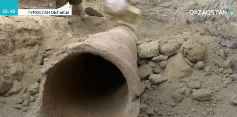 Түркістан маңынан археологтар 10 ғасыр бұрын салынған моншаның орны мен кәріз құбырын тапты