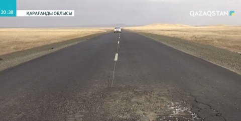 Қарағанды облысында төселгеніне жарты жыл ғана болған жолдың тоз-тозы шыққан
