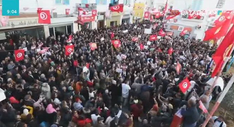 Тунисте мұғалімдер жалақы көтеруді талап етіп шеруге шықты