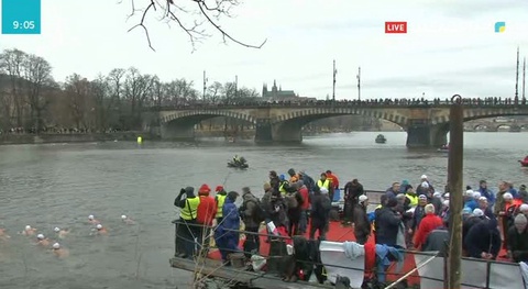 Чехия: Аязда жүзуден жарыс өтті