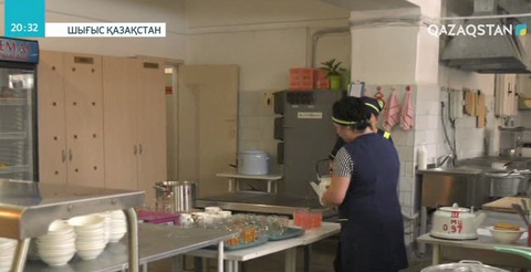 Өскеменде мектеп асханаларына қызмет көрсететін кәсіпкерлер жұмыссыз қалмақ