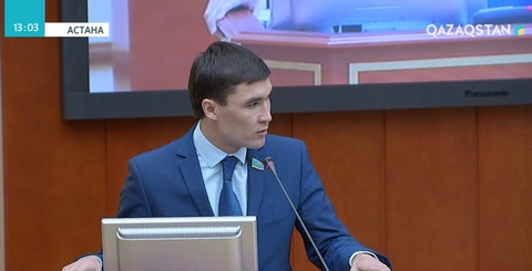 Серік Сәпиев депутаттықтан кетті