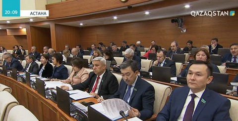 Көліктерді негізсіз тоқтатуға жол бермеуді көздейтін заң мақұлданды