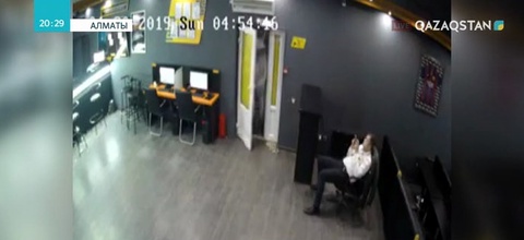 Алматыда букмекерлік кеңсеге шабуыл жасап, күзетшіні соққыға жыққан үш адам ұсталды