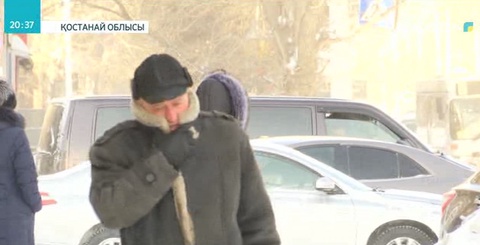 Қалың түскен қардан республикалық бағыттағы жолдар жабылды