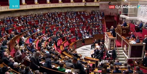 Франция парламенті бұзақыларға қарсы заңды көпшілік дауыспен құптады
