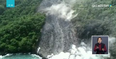 Индонезияда жанартаудың атқылауы салдарынан жүздеген адам үйлерін тастауға мәжбүр болды