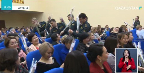 Әскери қыз-келіншектер құрметке бөленді
