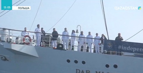 Польшаға 10 айда жер шарын айналып шыққан саяхат кемесі оралды