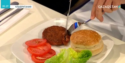 Ұлыбритания ғалымдары зертханада өсірілген етті жұрт назарына ұсынды