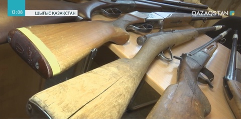 Өскемен қаласының тұрғыны өткен ғасырдың көне мылтығын полицияға тапсырды