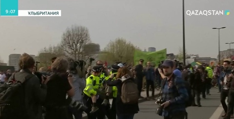 Ұлыбритания астанасында эко-белсенділер ұсталды