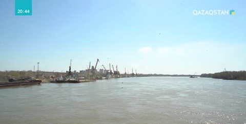 Ертіс өзенінде жүк тасымалдау маусымы басталды