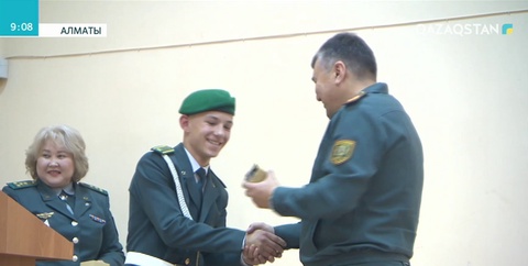 №1 балалар үйінің қабырғасындағы «Кадет сыныбының» алғашқы түлектері марапатталды