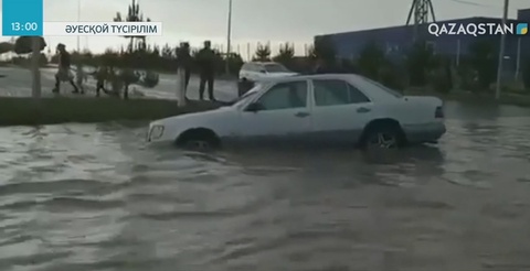 Шымкентте толассыз жауған жауыннан көшелерді су басты