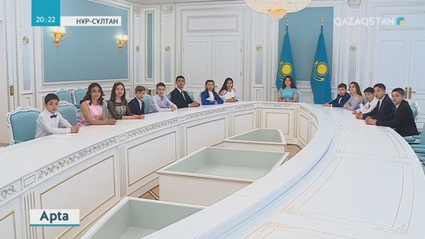 Кешегі балалар күні қарсаңында президент Тоқаев «Жұлдызай» фестивалінің гала концертіне барып, жас өнерпаздаздармен жүздесті