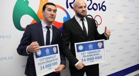 Бокстан Рио Олимпиадасының күміс жүлдегерлері Әділбек Ниязымбетов пен Василий Левит алтын медаль иегерлерімен тең сыйақы алды