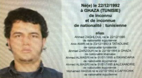 Берлиндегі жәрмеңкеде жүк көлігімен шабуыл жасаған күдікті туралы ақпарат үшін 100 мың еуро тағайындалды 