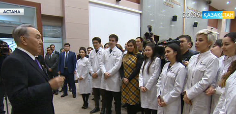 Мемлекет басшысы медицина мектебіне барды