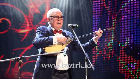 Халық әртісі Алтынбек Қоразбаев «Сәлем, Қазақстан!» сахнасында