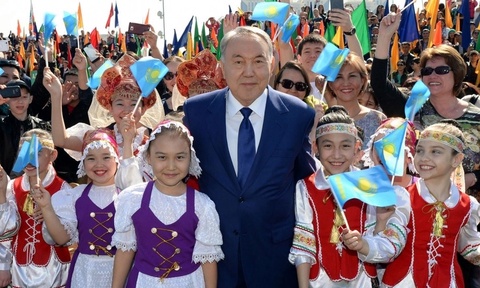 Елбасы қазақстандықтарды Алғыс айту күнімен құттықтады