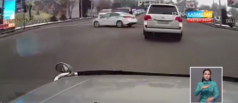 Алматыда полицейлер қызметтік көлігімен жол апатына себепкер болды