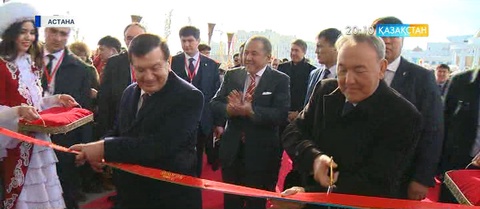 Қазақстан мен Өзбекстан Президенттері Астанадағы бірнеше нысанды аралады