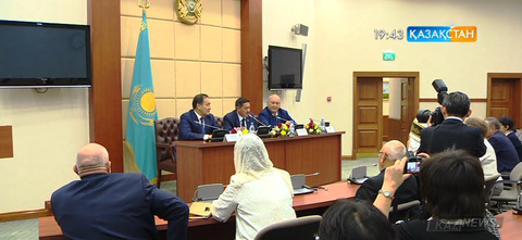 Қоғамдық келісім кеңесінің форумына қатысушылар мәжілістегі ҚХА депутаттық тобымен кездесті