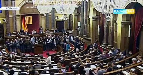 Парламент тәуелсіздік туралы қарар қабылдады